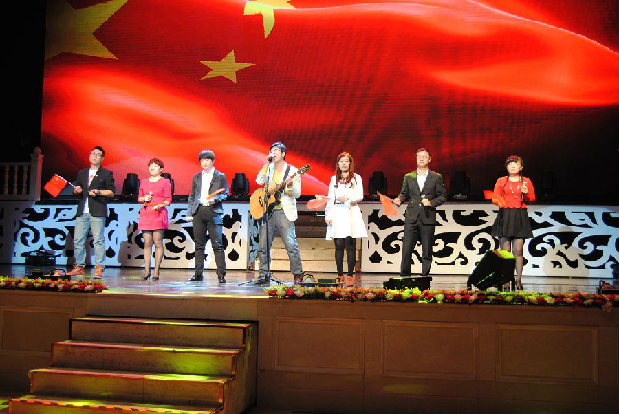 年会表演唱我爱你中国.JPG