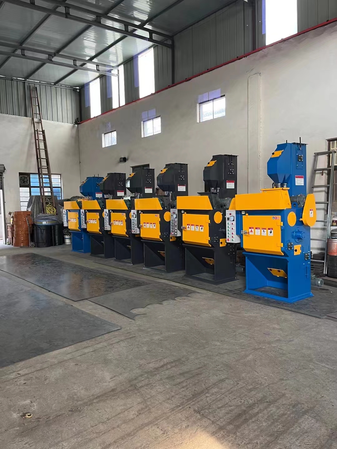 Q324履帶式拋丸清理機(jī)